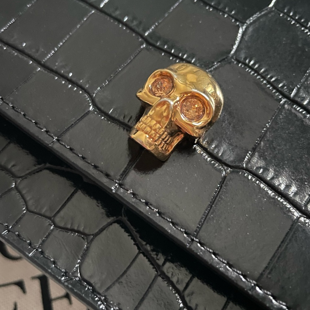 [SOLD] Authentic Alexander McQueen croc leather crossbody - Picture 4 of 7